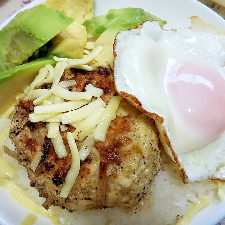 忙しい時に！作りおきハンバーグで丼